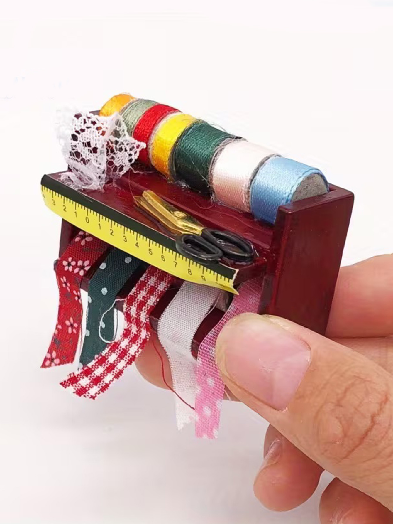 Poppenhuis mini-naaidoosje met - Sewing Factory recensie en prijs